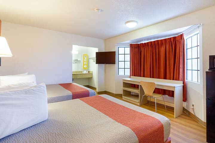 Room 14 of 32