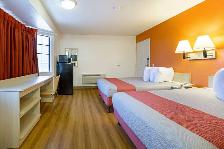 Room 15 of 32